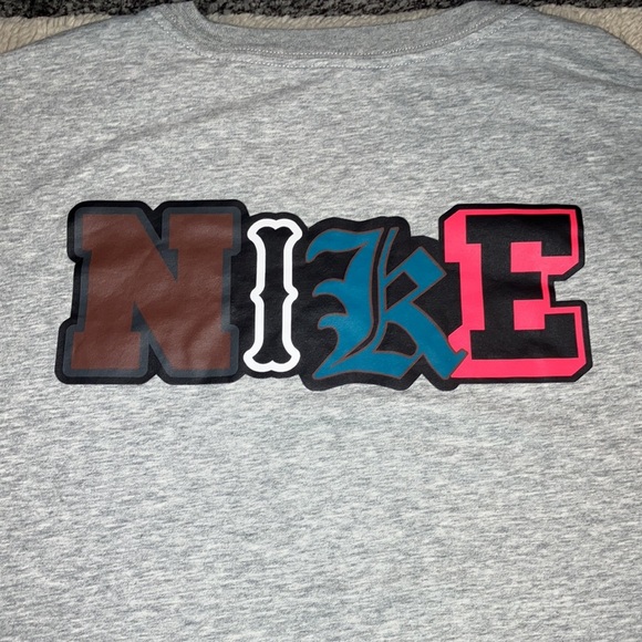 🎉4 for $20 Nike Dri-FIT Graphic Training Top, Medium - Picture 4 of 6